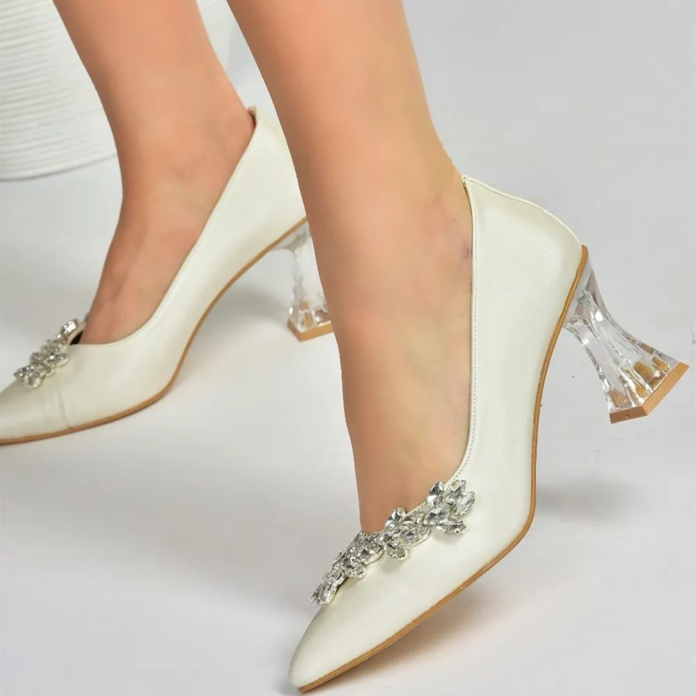Pearl Low Heel Dress Shoes with Rhinestones